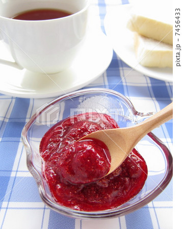 手作りのワイルドストロベリージャム 朝食イメージ 手作りのワイルドストロベリージャム 朝食イメージ 7456433
