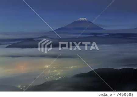 夜の富士山 7460688