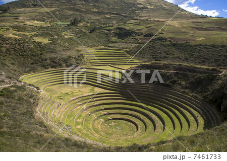 モライの円形遺跡　クスコ郊外 7461733