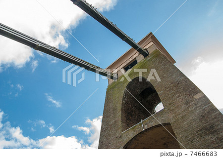 つり橋のタワー 7466683