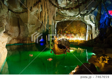 ドイツ　リンダーホーフ城　ヴィーナスの洞窟 7467659