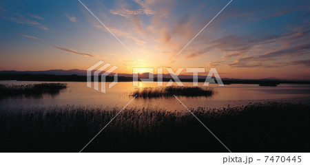 Seascape in sunset 7470445