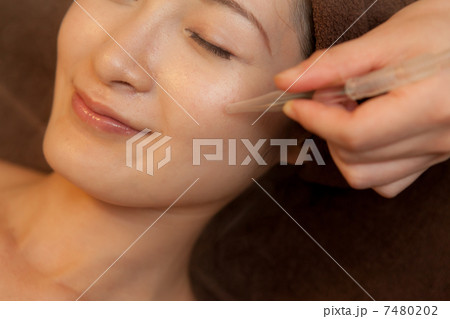 beauty-treatment clinic　撮影協力： 3BエステサロンLuki'A（麻布十番） 7480202