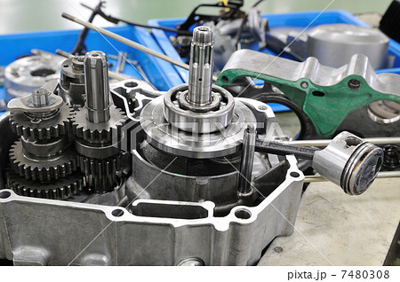 バイクエンジンの整備 7480308