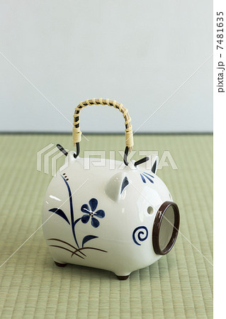 蚊取り豚 7481635