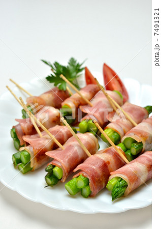 アスパラのベーコン巻き アスパラのベーコン巻き 7491321