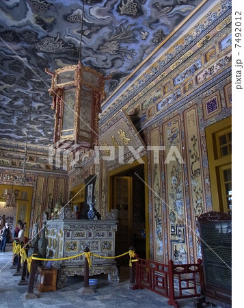 フエ　カイディン帝廟　11 7492012