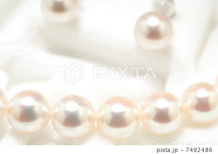 あこや真珠ネックレスとイヤリングのセット 近接クローズアップ拡大画像 あこや真珠ネックレスとイヤリングのセット 近接クローズアップ拡大画像 7492486