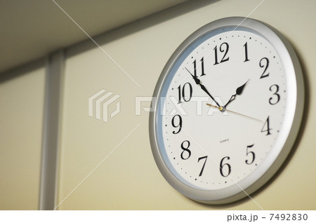 シンプルな壁掛け時計 シンプルな壁掛け時計 7492830