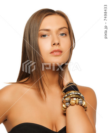 beautiful woman with bracelets 7498433