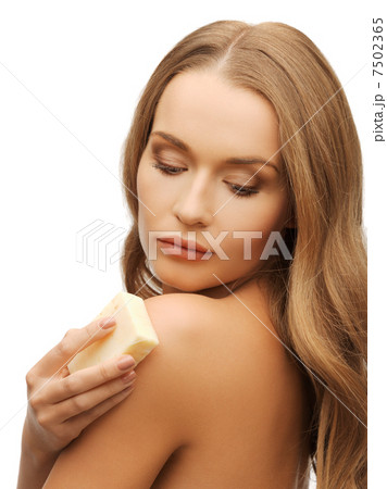 woman with soap 7502365
