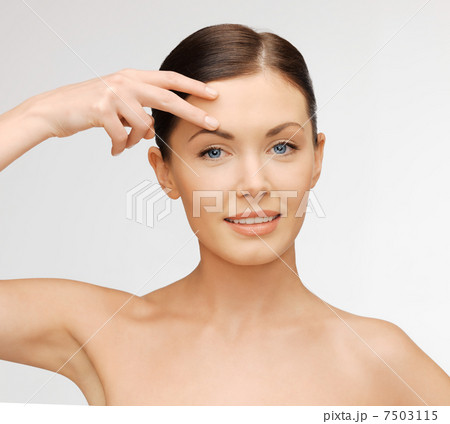 face and hands of beautiful woman 7503115