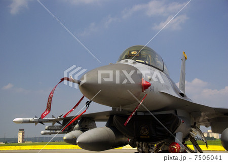 F-16 7506041