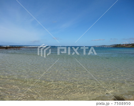 青空と穏やかな海 7508950