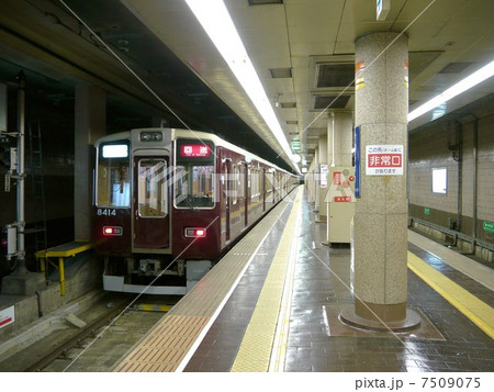 阪急 河原町駅２号線 00系 14f 回送列車の写真素材