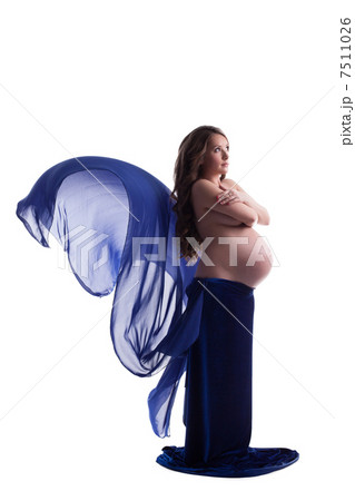 Topless expectant woman with blue veil 7511026