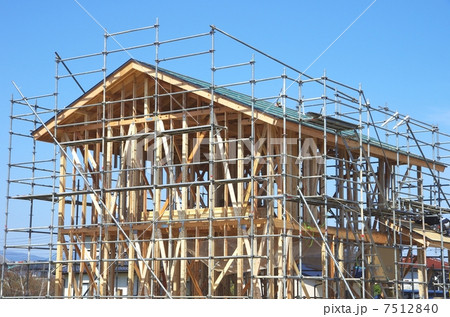 住宅建設の現場 木造住宅の組立 住宅建設の現場 木造住宅の組立 7512840