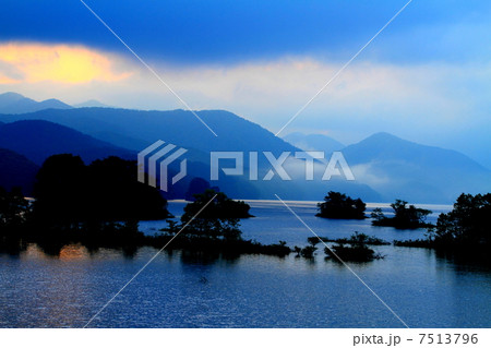 秋元湖 7513796