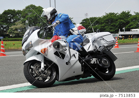 白バイ 7513853