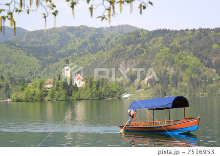ブレッド湖の船 7516953