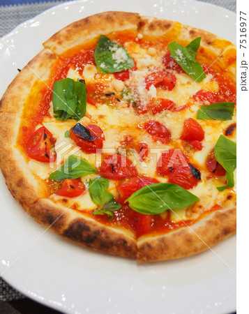 ピッツァ・マルゲリータ 7516977