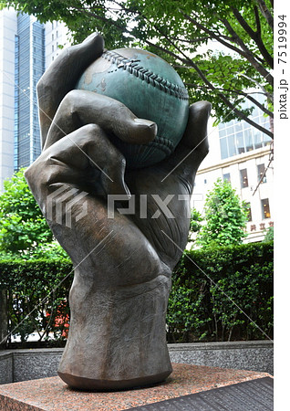「日本野球発祥の地」のモニュメント(学士会館/東京都千代田区神田錦町3丁目) 「日本野球発祥の地」のモニュメント(学士会館/東京都千代田区神田錦町3丁目) 7519994