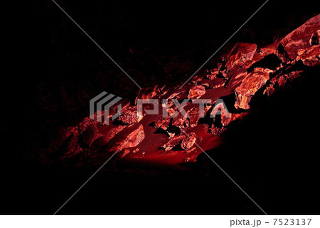 ディア洞窟･サラワクチャンバーに差す光（グヌン・ムル国立公園／東マレーシア） 7523137