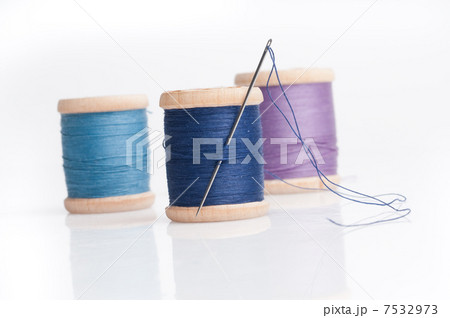 Sewing needle and threads 7532973