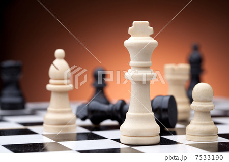 Chess pieces 7533190