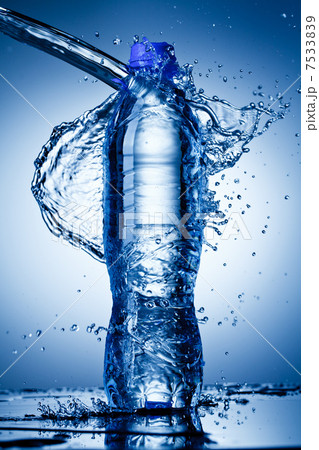 Water bottle Water bottle 7533839