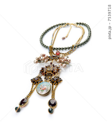 Beautiful necklace with beads Beautiful necklace with beads 7539718