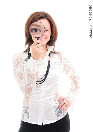 magnifying glass 7544690