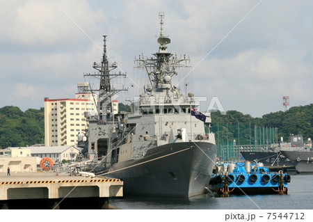 ニュージーランド海軍フリゲート艦の入港風景 ニュージーランド海軍フリゲート艦の入港風景 7544712