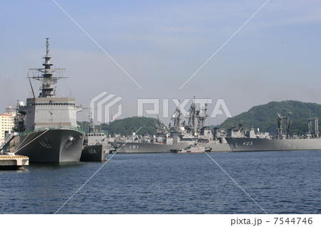 掃海母艦うらがの入港風景 7544746