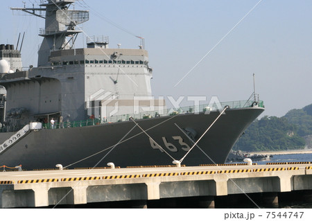 掃海母艦うらがの入港風景 7544747