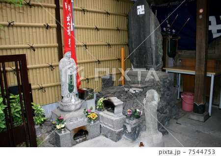 独特な雰囲気の横須賀どぶ板通りを訪れて 7544753