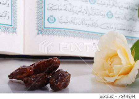 Holy Islam book, some dates and rose Holy Islam book, some dates and rose 7544844