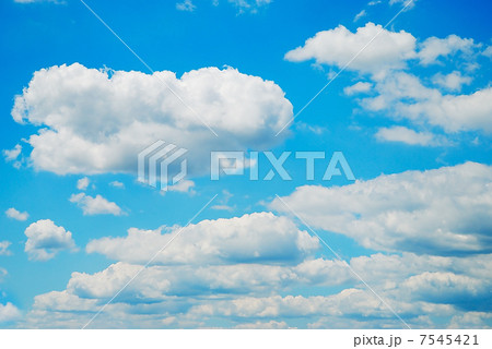 Beautiful dinamic sky with nice colors Beautiful dinamic sky with nice colors 7545421