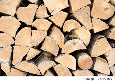 Freshly chopped fire wood 7545465