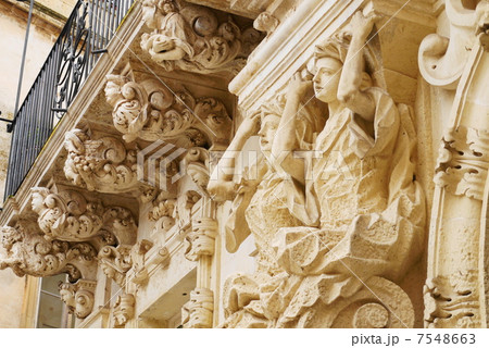 レッチェ　Lecce　パラッツォ・マッレーゼ　Palazzo　Marrese　 7548663