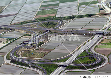 東北中央自動車道天童インターチェンジを空撮 7560827