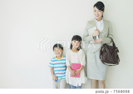 ワーキングマザー 7568098