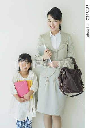 ワーキングマザー 7568183