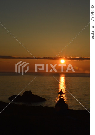 佐渡の夕陽　新潟 7569048