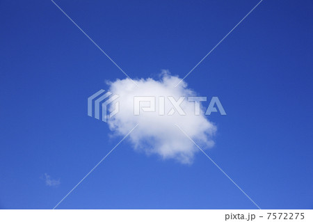 ポッカリ雲 7572275