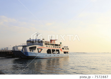 宮島のフェリー 7572887
