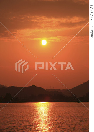 東郷湖の夕日 東郷湖の夕日 7575223