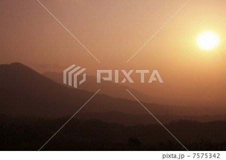 蒜山の日の出 7575342