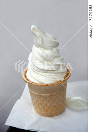 ソフトクリーム 7576192
