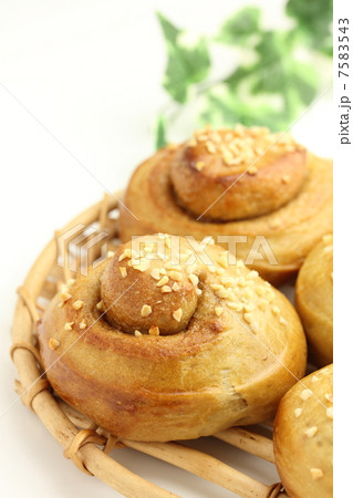 パン　シナモンロール 7583543